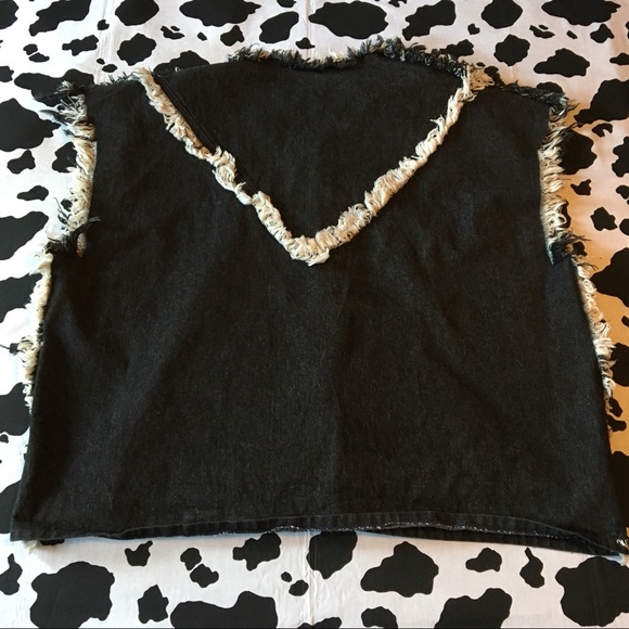 Western inspired handmade vest w/🖤fringe - Picture 8 of 8